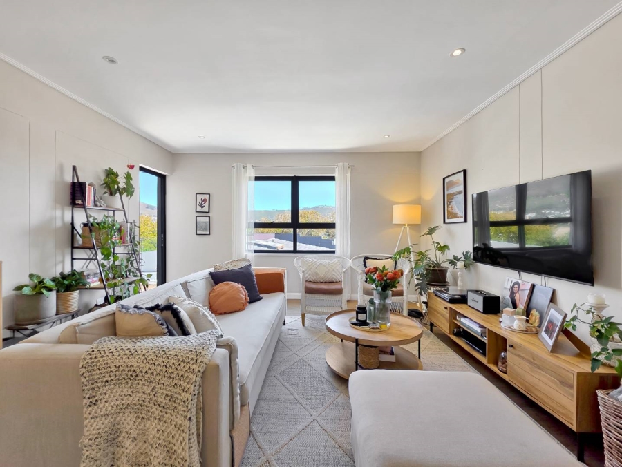 2 Bedroom Property for Sale in Vredehoek Western Cape